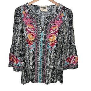 Savanna Jane Black White Floral Bell Embroidered Blouse Women Size S BLEMISH